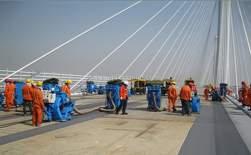 路面抛丸机高速施工