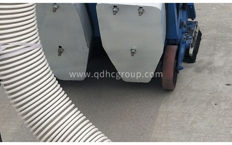 移动路面抛丸机可以去除路面残留下的汽油