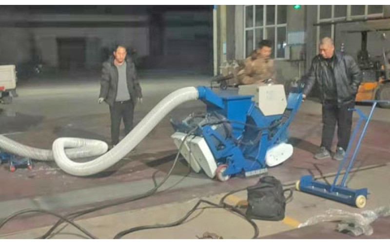 钢板外貌除锈机可以有用去除钢板上的锈迹